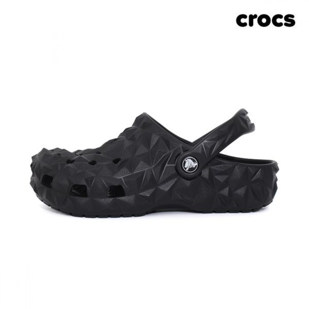 クロックスクラシックジオメトリッククロッグサンダルスリッパ209563-001 13,230円