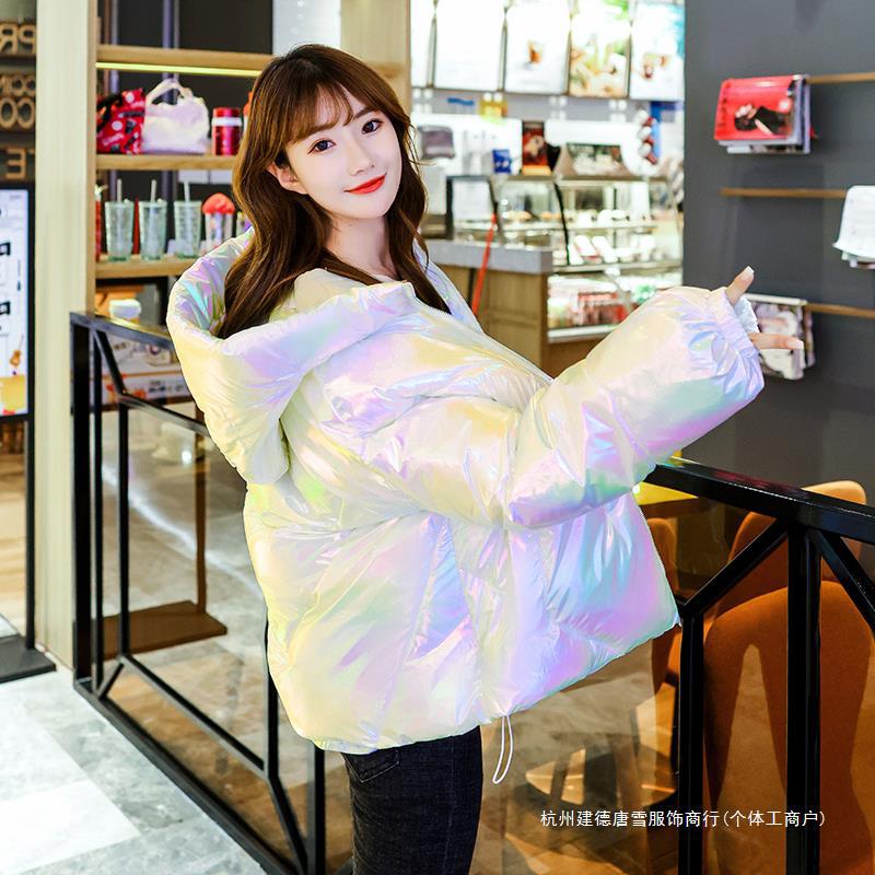 ファッショナブルなショートダウンジャケットレディース 2024 年冬新作ゆったりカジュアル厚手コットン服多用途フード付きベーカリージャケット