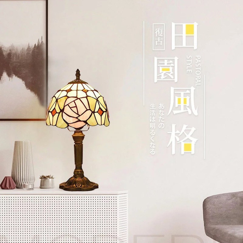 ピンクバラテーブルランプランプ 1灯 ステンドガラスランプ インテリアライト 贈り物 北欧 田舎風ランプ ベッドサイド E26口金 LED対応 枕元ライト 枕元ランプ 卓上照明 間接照明