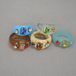 韓版デザイン 爽やかで綺麗な色のキャンディー原石 アクリル樹脂 指輪 人差し指 指輪 女性