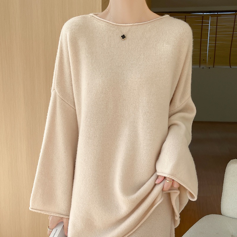 100純ウールの巻き縁の一つの襟の外に服を着ます