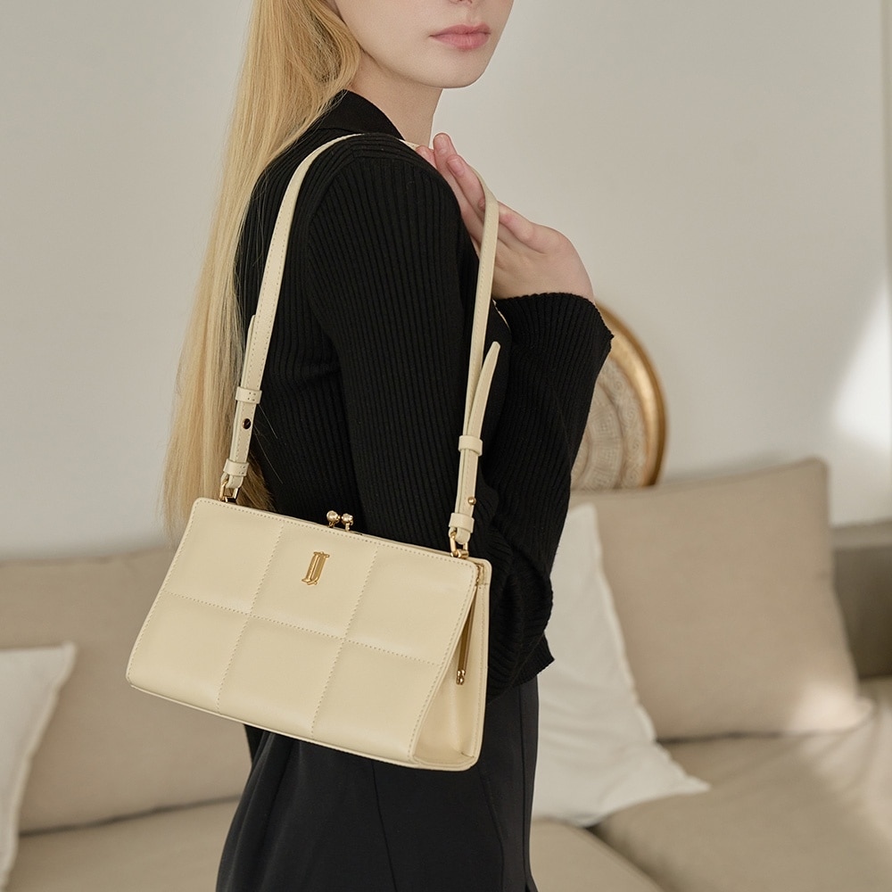 ジャスティナ・ダミエニューショルダー IV (JHNCHA3BF827IV010)