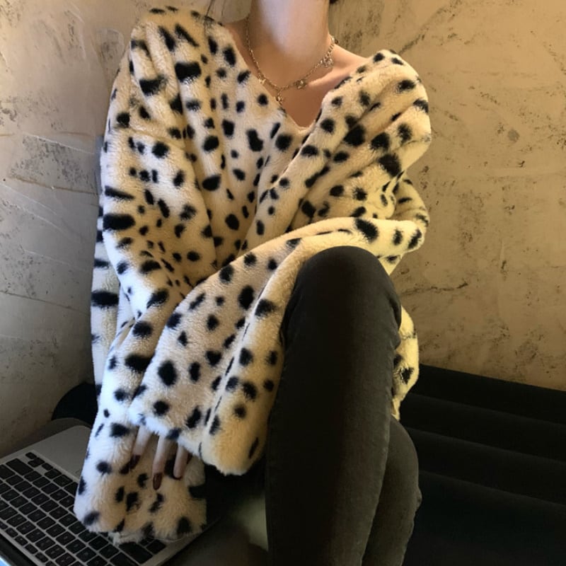 レディース トップス カットソー ヒョウ柄 白 ホワイト オーバーサイズ ゆったり 秋冬 秋 97