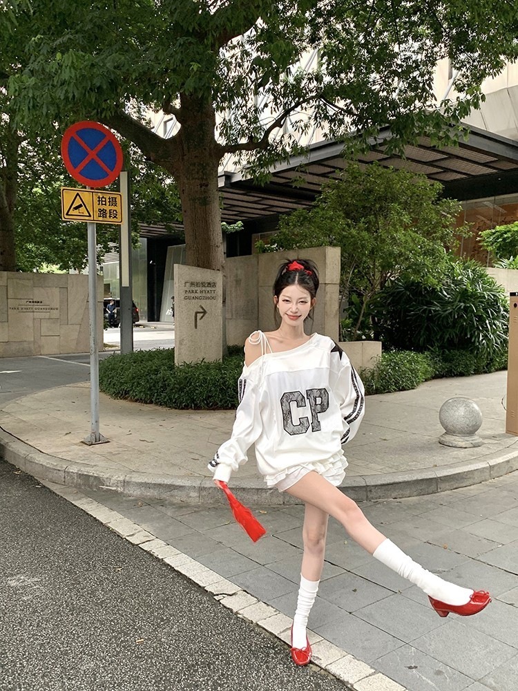 25 トップスバイカラー長袖TシャツかわいいK-PP黑白レディース韓国風衣装ルーズゆったりカジュアルおしゃれサイズ袖グラフィックシルエットファッション系サイドシャツフットスポーツT