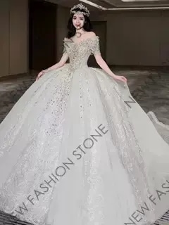 ワンワードショルダーレースのウェディングドレス2024新型高級感のある絶美重工フランス式ウェディングドレス-48