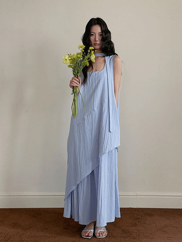 スクエアネック 斜め ストラップ ロングワンピース - 2colors