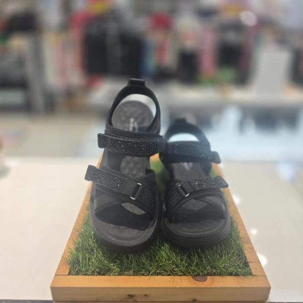 セーブゾーン04 女性コンフォートカジュアルキュービックスポーツサンダル4cm ブラック 3SPEMDKFFBR037 (S40957968)