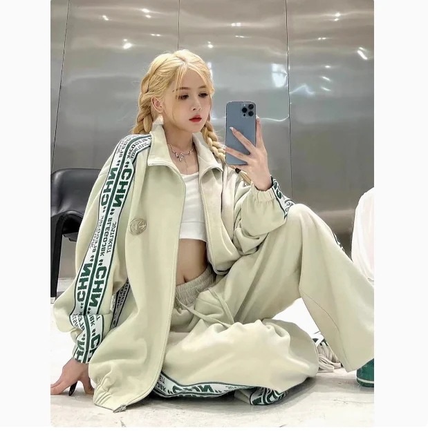 2024 春秋 2点セット トップス お出かけ 羽織り ショート丈 セットアップ フルラウンドヘム ルーズ サイド ボトムス ストレート系冬 ゆったり サイズワイドシルエット リラックストラック