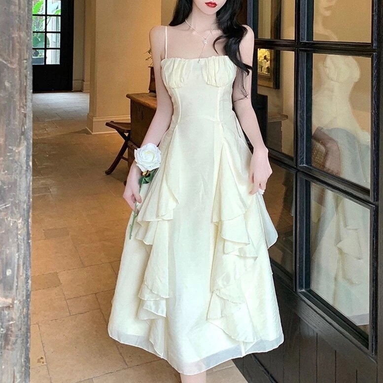 ワンピース　ロングワンピース　ロング　マキシ マキシワンピース ノースリーブワンピース ノースリーブ 薄手 フレア　フリル　かわいい 大人可愛い きれいめ　韓国　シンプル　エレガント　清楚感　女子会