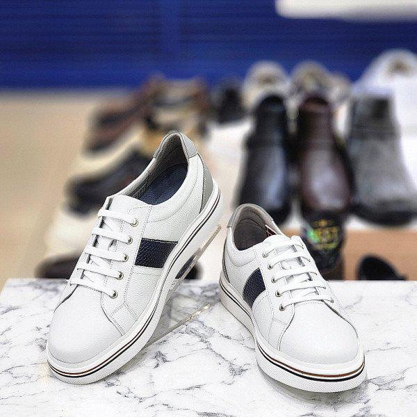 男性4CMホワイト超軽量コンフォートカジュアルホワイトスニーカー3MQ567