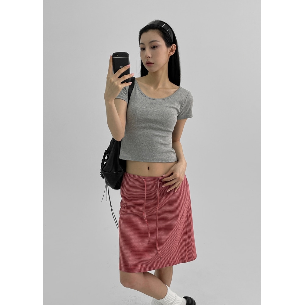 ブラックアップ [6,000部販売] [MADE] イージーバックレス半袖Tシャツ (キャップ付き)