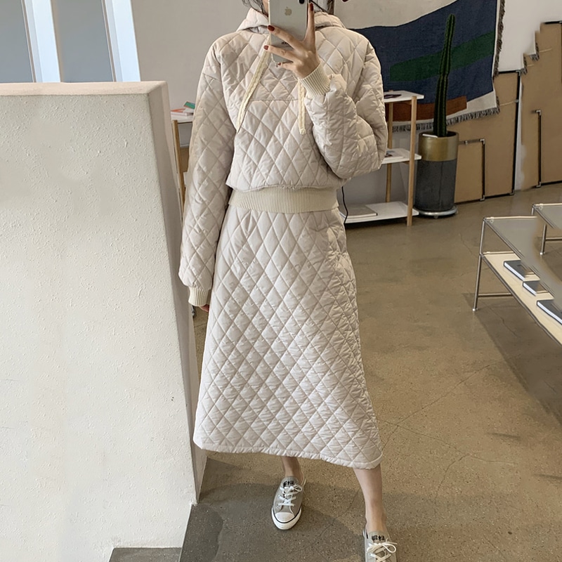 待望の再販【セットアップ】キルティングフーディー＋ハイウエストスカート 上下セット キルティング set up ツーピース. レディース. ママコーデ お仕事コーデ 2カラー a4549