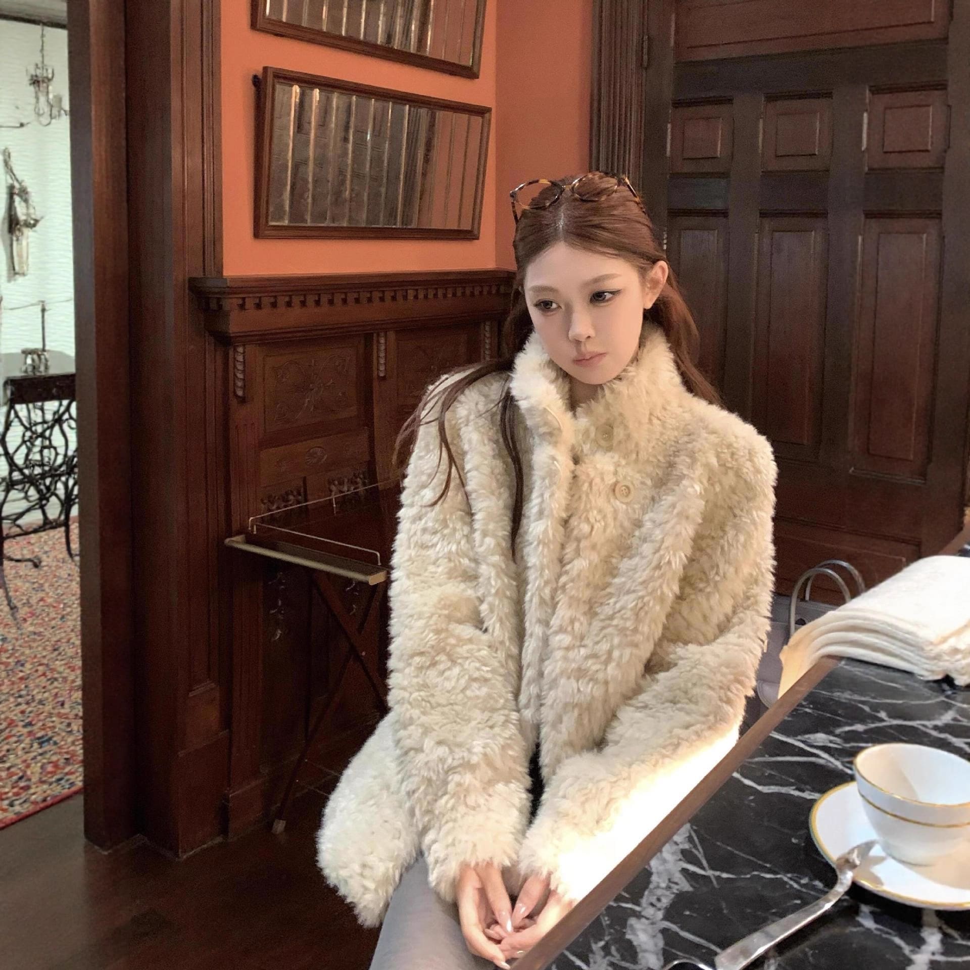 厚手のラムウールコート女性用冬新作万能コーディネート高級感あふれる毛皮一体型ファーコート