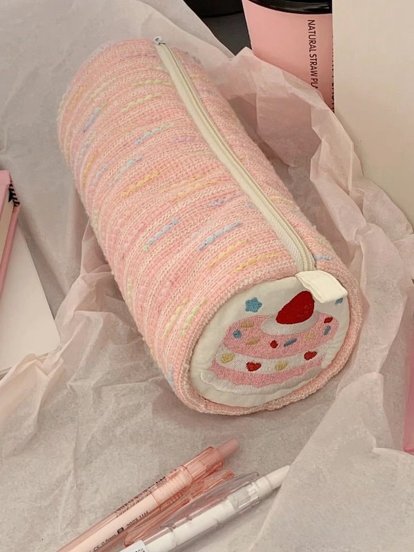 文房具・ステーショナリー strawberry cake 100 challenge box Qoo10] 新作かわいい漫画イチゴケーキ筆箱 何百も