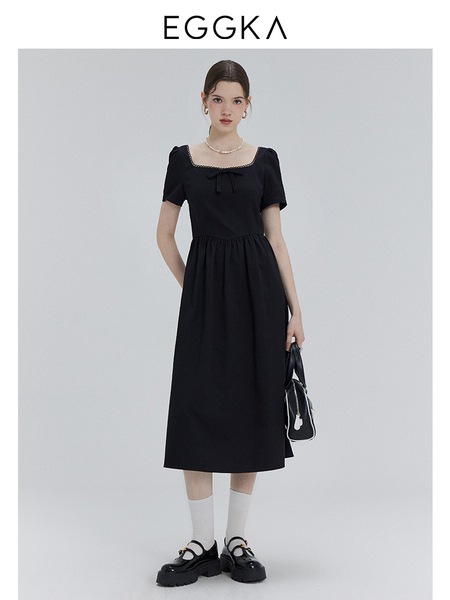 ドレス美しくエレガントな蝶ネクタイ