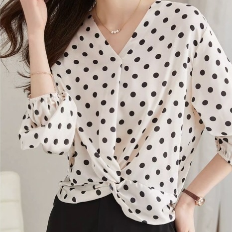 トップス シフォンシャツ ブラウス プリント Vネック シャツ プルオーバー ゆったり ゆる 長袖 ベージュ 夏 ドット柄 ランタンスリーブ 通勤 レギュラー丈 オフホワイト S M L XL 袖あり