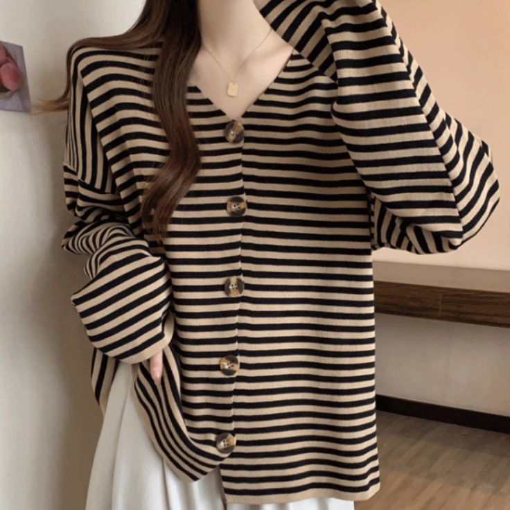 レディース トップス 前開き Tシャツ 長袖 萌袖 Vネック 襟なし ワイド ボタン かわいい 大人可愛い きれいめ シンプル カジュアル 上品 おしゃれ かっこいい レトロ こなれ感 ラフ ルーズ