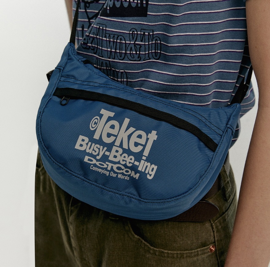 テケット Beeing Bag Navy