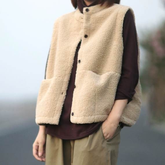 トップス ベスト ボアベスト ミディアム丈 袖なし ラウンドネック 前開き ボタン ポケット かわいい 大人可愛い きれいめ シンプル カジュアル 大人 上品 おしゃれ かっこいい 大人女子 こなれ感