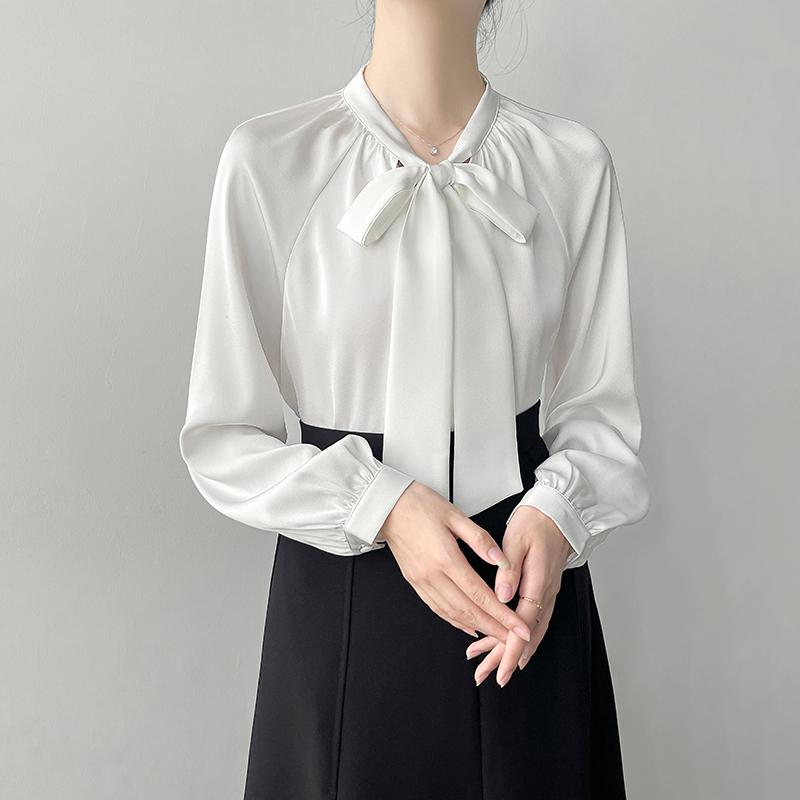 ブラウス サテン 白 シャツ レディース 秋冬 通勤 ビジネス オフィス リボン ボウタイ フォーマル セレモニー パーティー おしゃれ シンプル 上品 きれいめ