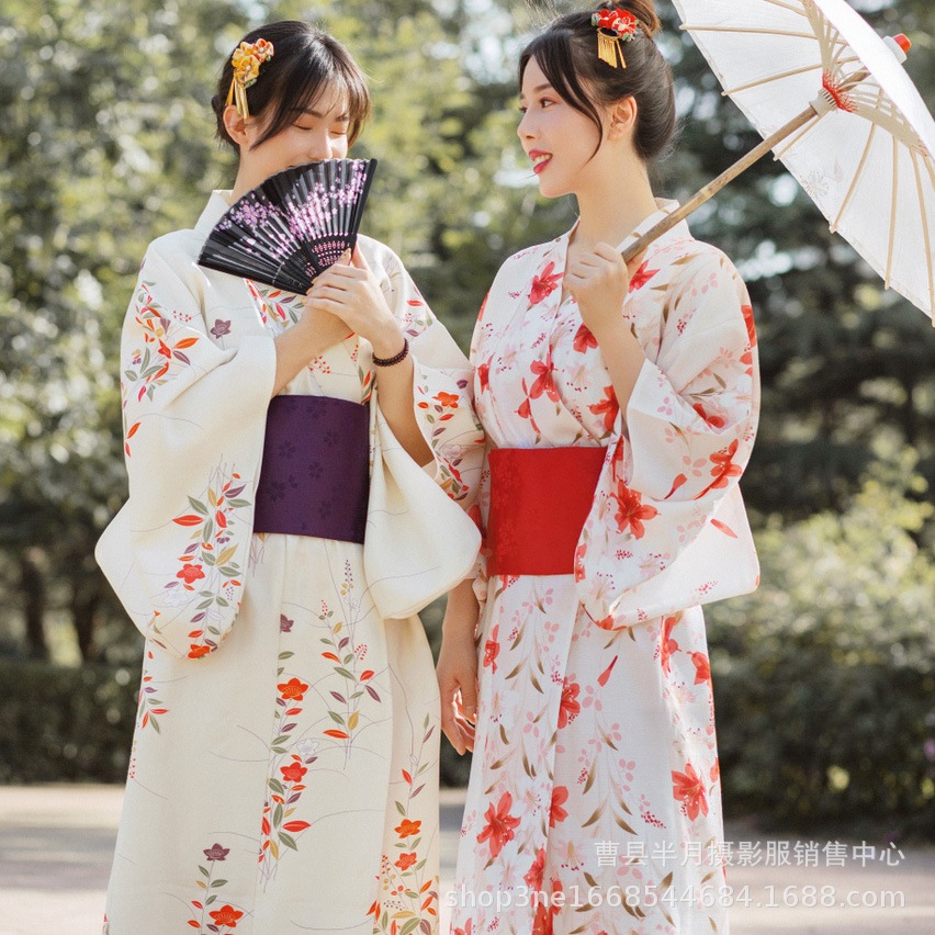 写真を撮るテーマ浴衣撮影改良式着物風衣装撮影神明少女着物