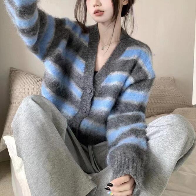 秋冬 韓国のファッション 新しい 通勤 カジュアル 気質 ゆったりした外着 Vネック優しくてだるい風 ストライプニットカーディガン 2024Z34