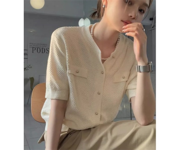 レディース ニット セーター カーディガン ショート 半袖 Vネック フェミニン 前開き ボタン 薄手 リネン かわいい 大人可愛い きれいめ シンプル カジュアル 上品 おしゃれ かっこいい レトロ