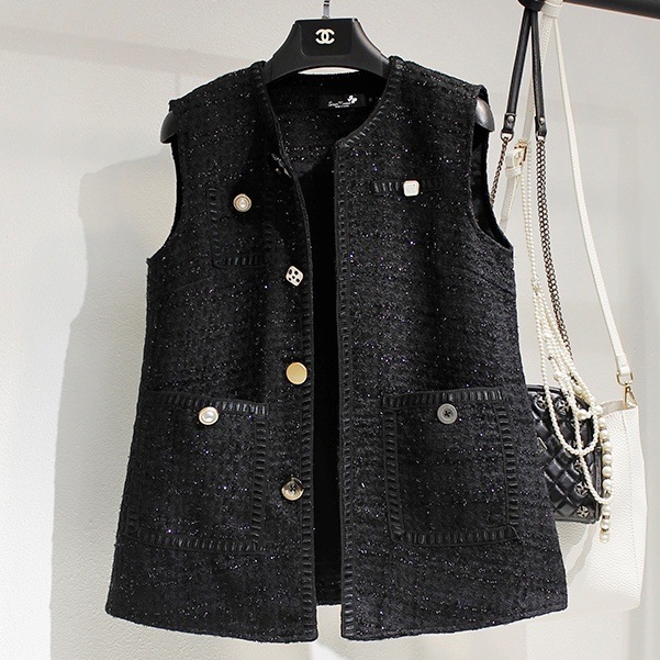 トップス ベスト ジレベスト 前開き デザインボタン ポケット ミディアム丈 かわいい 大人可愛い きれいめ シンプル 上品 おしゃれ かっこいい カジュアル レトロ こなれ感 個性的 主役級 存在感