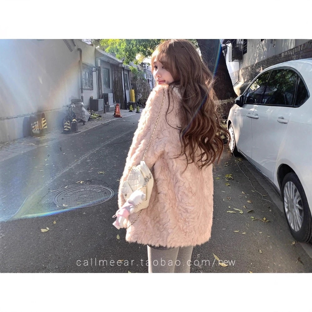 ミドル丈 ピンクのラムファーコート 気品ある皮毛一体 レディース 2026年新作 韓国風 とても可愛いふわふわコート