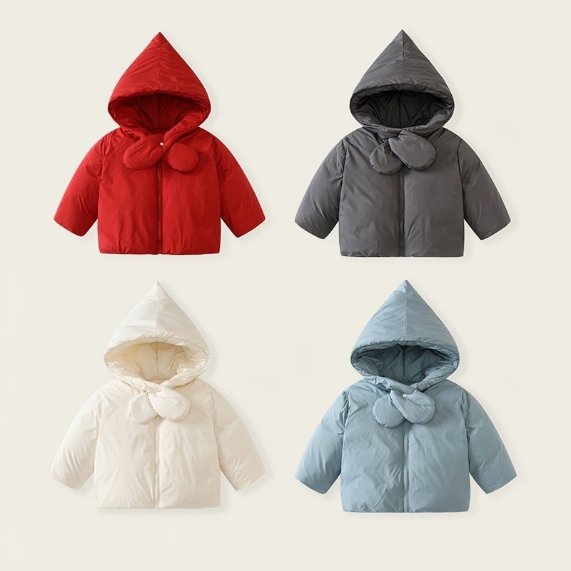 北欧風の冬子供の帽子付きダウンジャケット