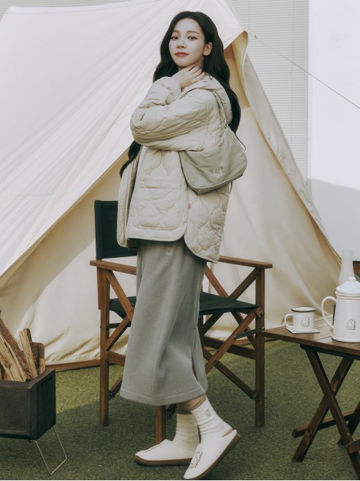 [AESPA KARINA 着用モデル] レディース マイクロ フリース セットアップ スカート (Jade) 韓国の人気ファッションブランド