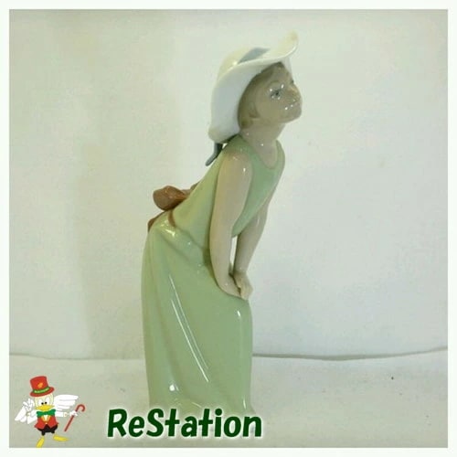 【中古】リヤドロ(LLADRO) 5009 鏡の前で(若草色の少女)
