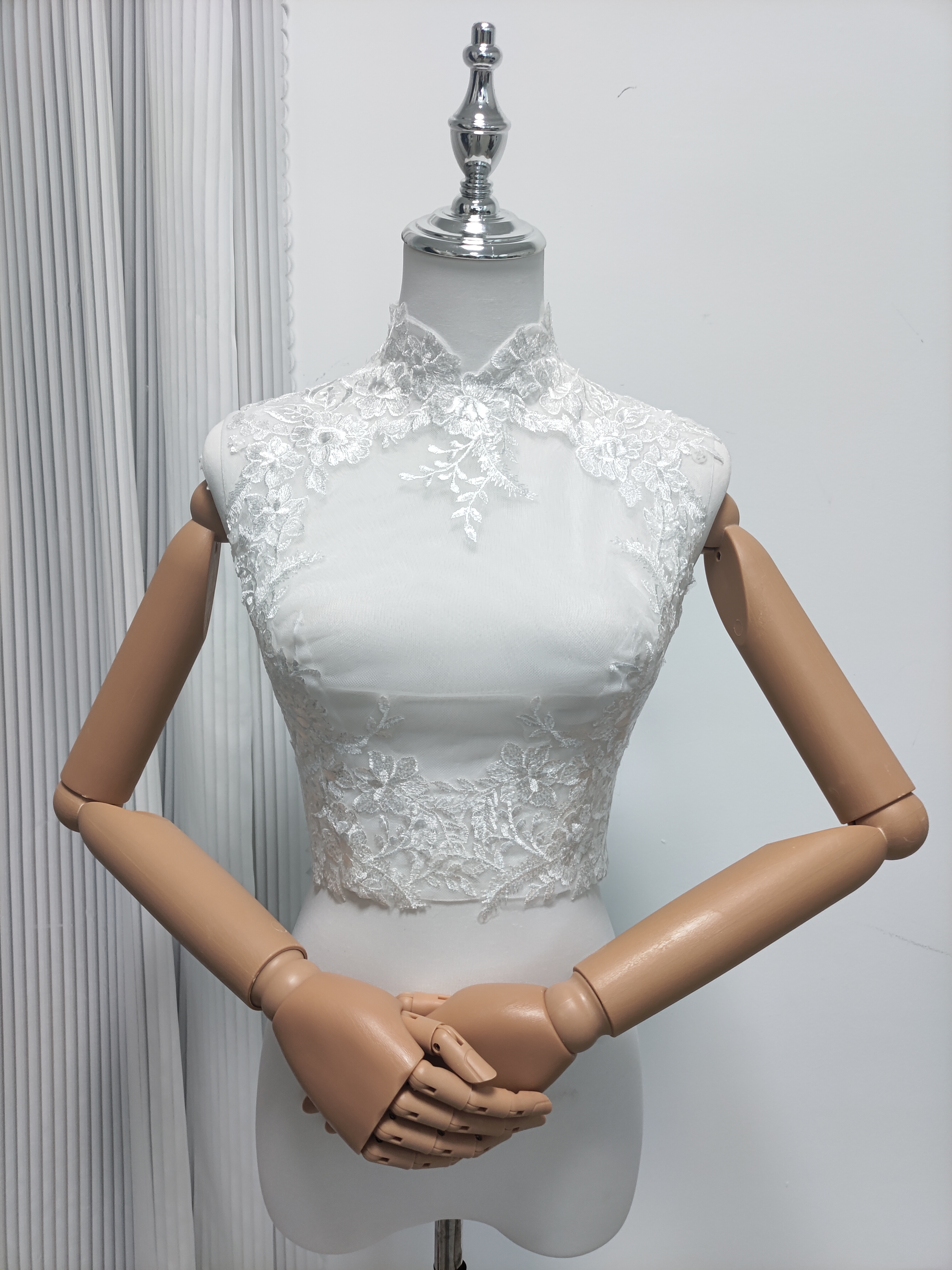 ボレロ フレンチスリーブ ノースリーブ くるみボタン 咲き誇る透け花レース 花嫁/ウェディングドレス