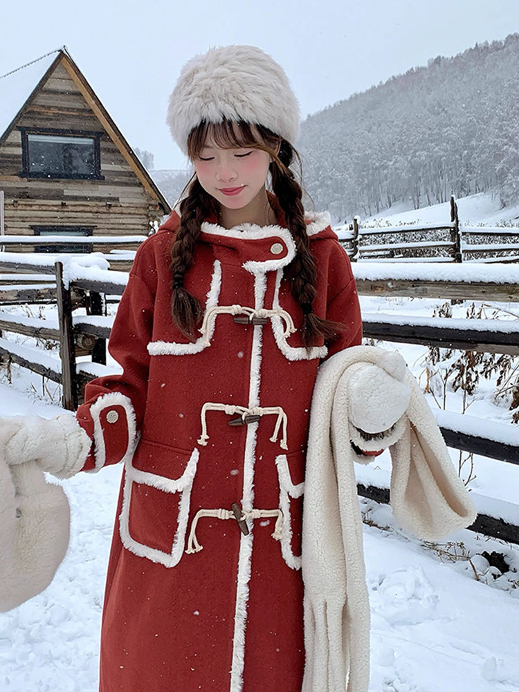 赤いクリスマス感毛ですねコートの女性の中には綿の高級感があります冬のコートは帽子の甘いコートもあります