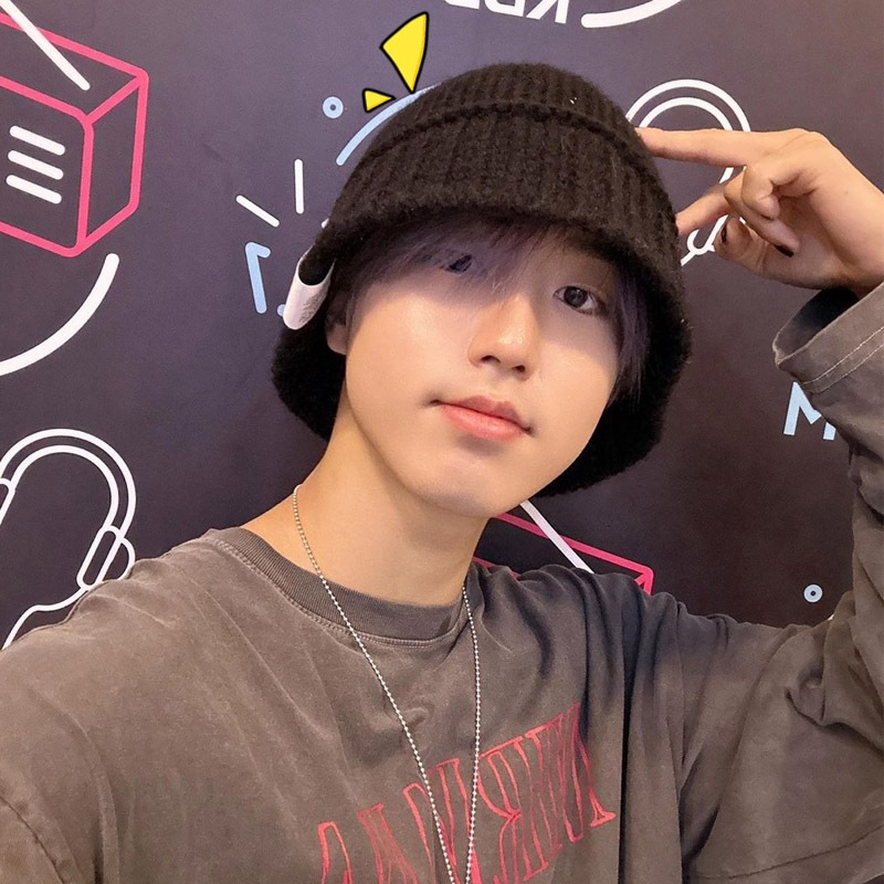 Qoo10] SLEEPY SLIP straykids ハン 着用 帽子 U