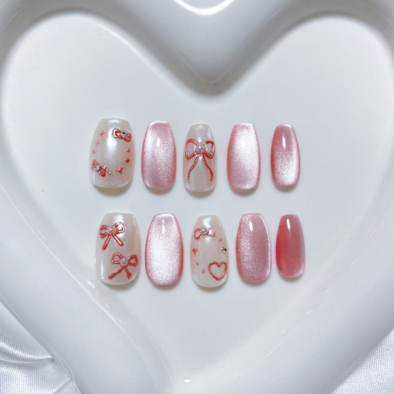 イチゴヨーグルトツインクル手作りネイルチップ