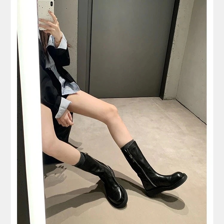 2026年新作 ミドル丈ライダーブーツ 4.5cmプラットフォーム ラウンドトゥ サイドジッパー スリム効果