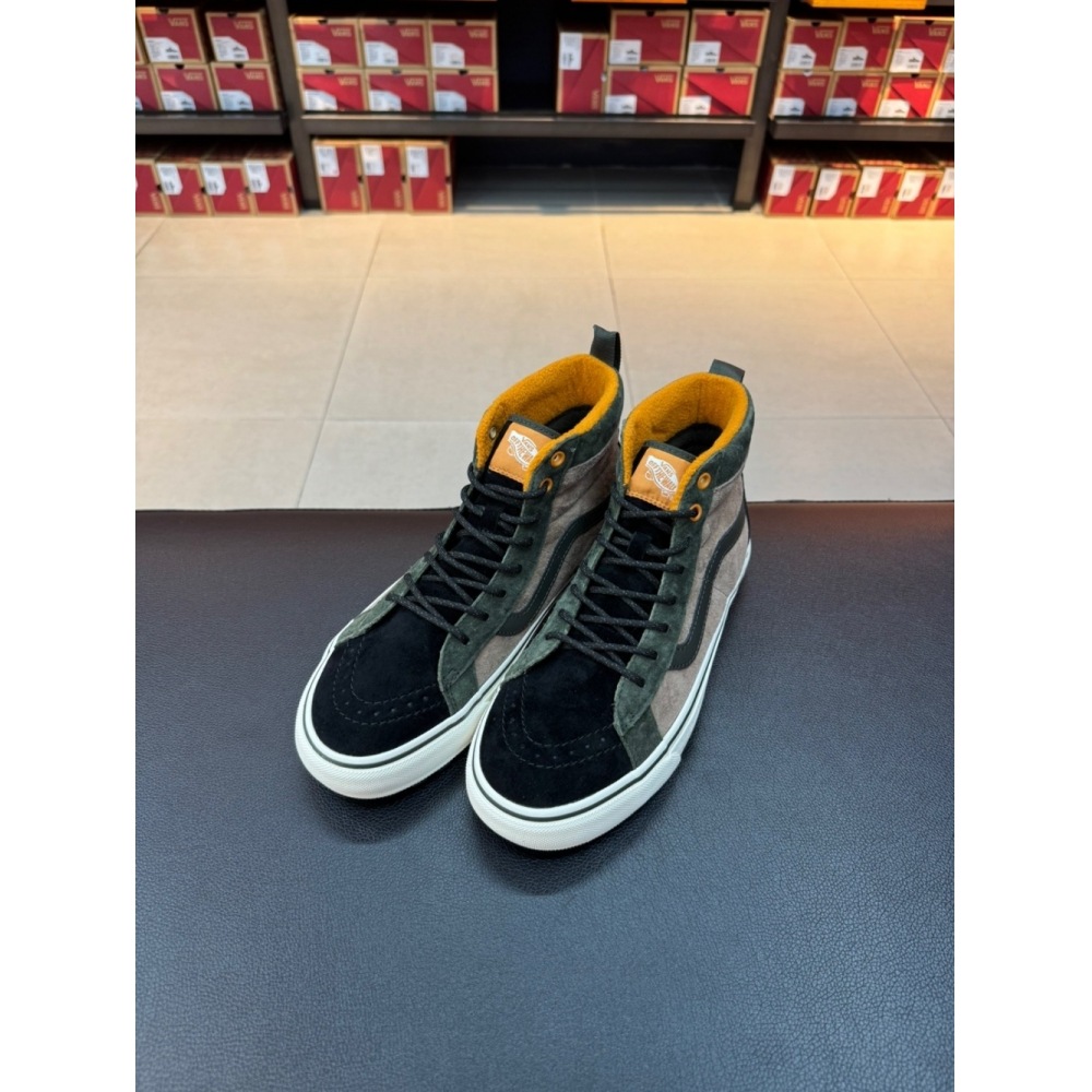 バンズ (男女兼用) UA スケートヒップメイト 1 スニーカー (Ua Sk8-ハイメイト-1) (フォレストナイト) (VN0A5HZYF2Y)