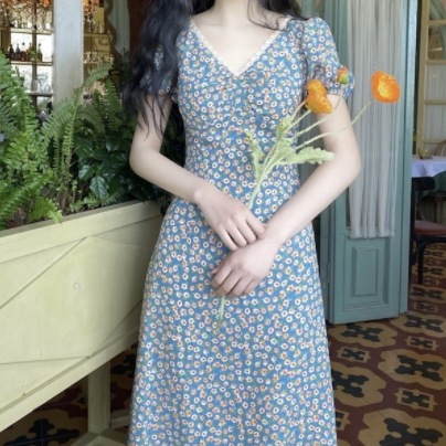 胸元ギャザー フラワープリント フローラル ネックレーストリミング ふんわり袖 ワンピース