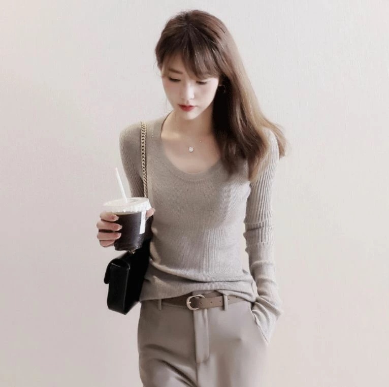 ニットトップス トップス ニットソー セーター 袖あり 長袖 Uネック ラウンドネック 襟なし スリム タイト 細身 伸縮性 ニット 薄手 お得 かわいい 大人可愛い きれいめ 大人 おしゃれ お洒落