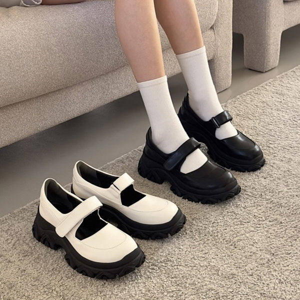 ローファー プラットフォームシューズ フロントストラップ トラックソール 厚底 レディース 黒 白 ブラック ホワイト おじ靴 革靴 靴 婦人靴 韓国