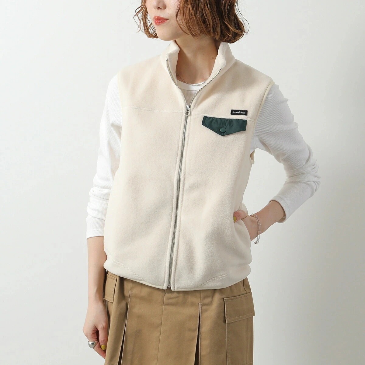 SPORTY＆RICH スポーティアンドリッチ ベスト JAAW2334 レディース フリース ジップアップ ジレ ノースリーブ ハイネック ロゴ Cream/Forest 【ts】