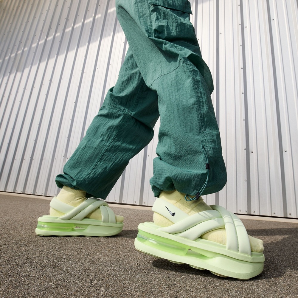 ナイキレディースエアマックスイスラサンダル FJ5929-700