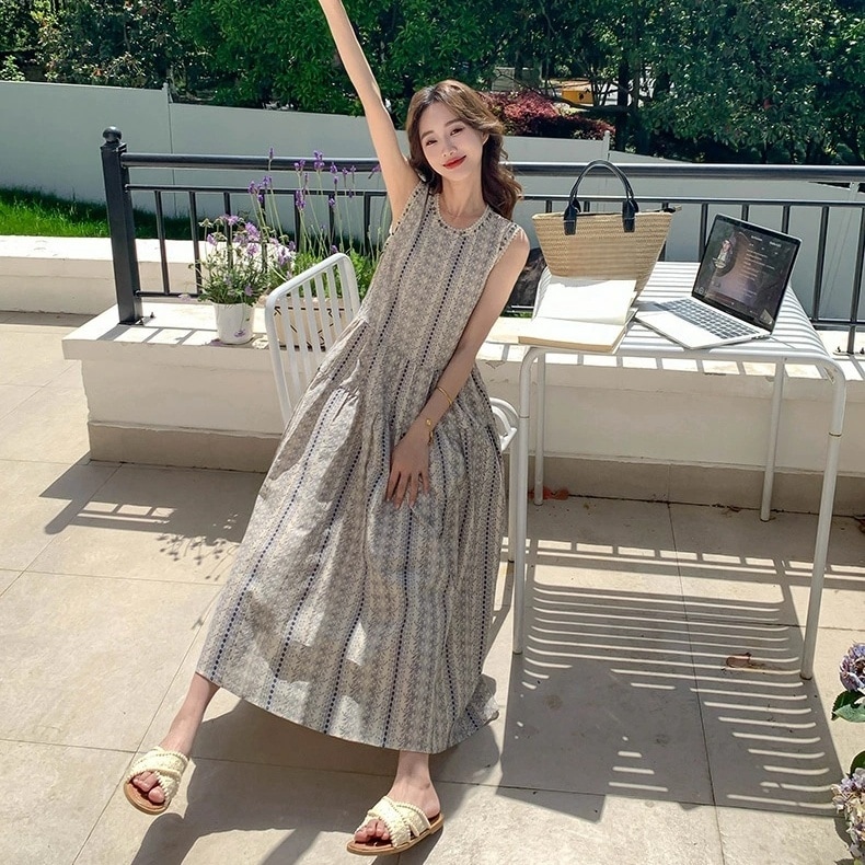 海辺リゾート 結婚式ゲスト デイリーコーデに 透け感レースで大人可愛い 涼やかノースリーブロングワンピ フレンチレトロ 高級感 フリルワンピース オールシーズンリゾート風 丸ネック ノースリーブ