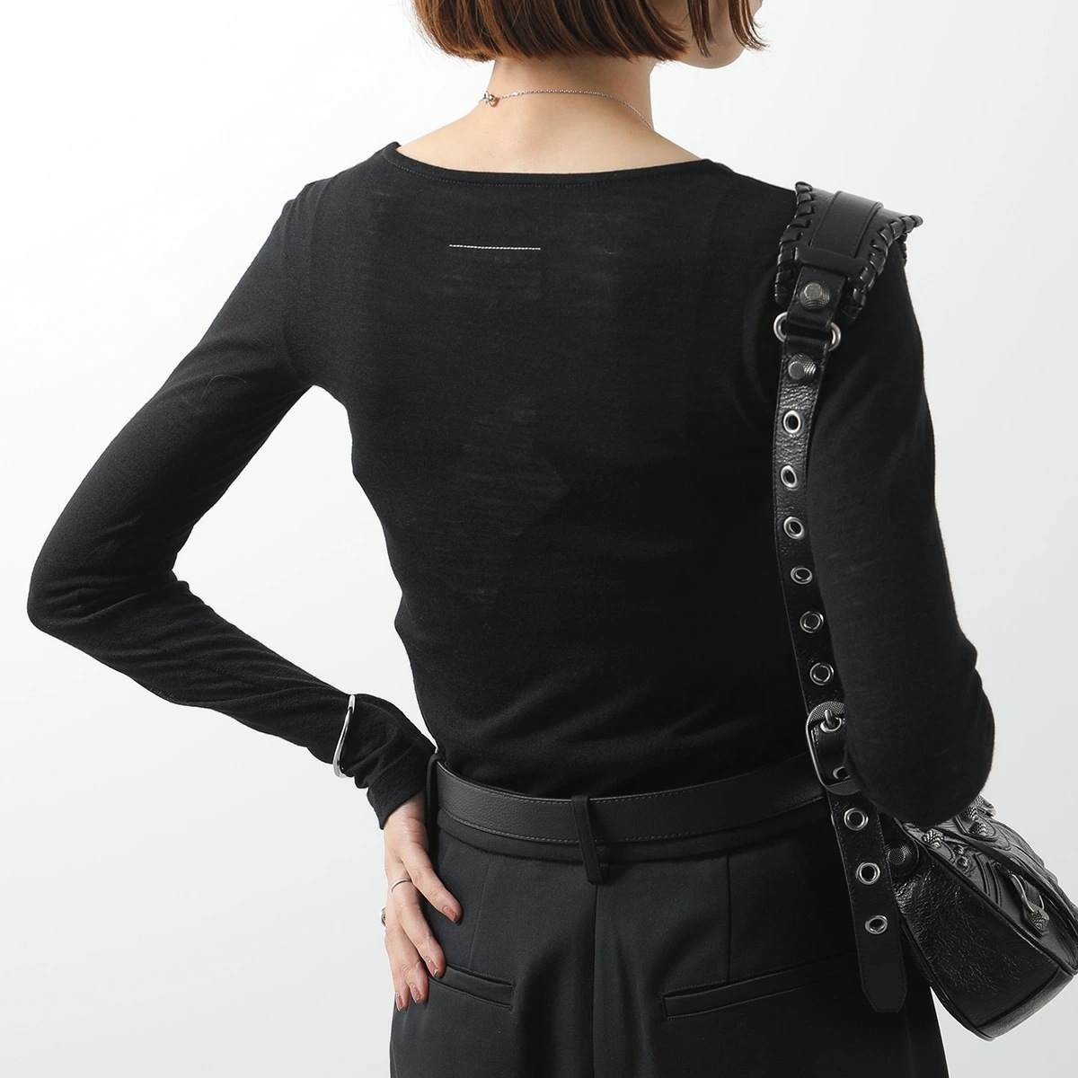 MM6 エムエムシックス メゾンマルジェラ シアーニット S52NH0029 M20123 長袖 クルーネック カットソー ホワイトステッチ 900 S52NH0029M20123900