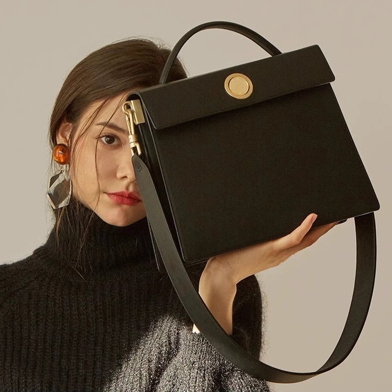 バッグ カバン レディース ショルダー ハンドバッグ 斜めがけ 肩がけ 手持ち ビジネスバッグ 大容量 多収納 多機能 便利 スリム 自立 スクエア 四角 レザー かわいい 大人可愛い きれいめ