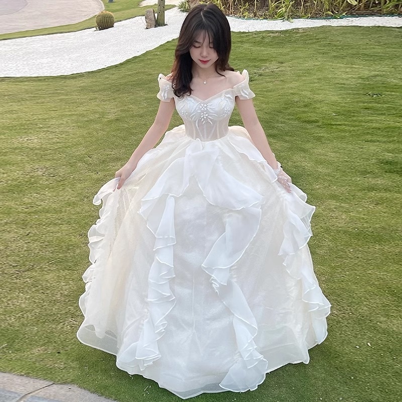 ドレス 衣装 ウエディングドレス 披露宴ドレス ロングドレス オフショルダー 切り替えデザイン バックシャン 背中開き フレアスカート フリル ステージドレス 発表会 フレア かわいい 大人可愛い