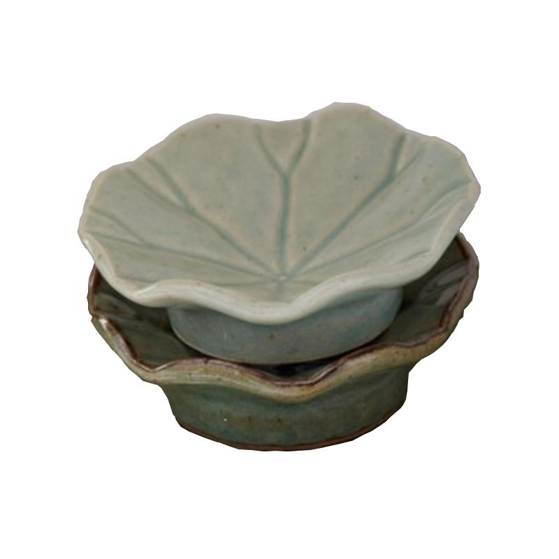 韓国伝統青磁ハスの葉皿1番 淡い青色と濃い青色の 2枚セット SMT 0009