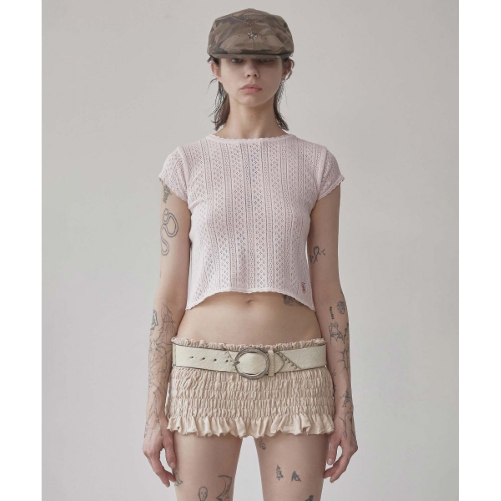 SCULPTORアイレットニットTシャツベビーピンクモデル