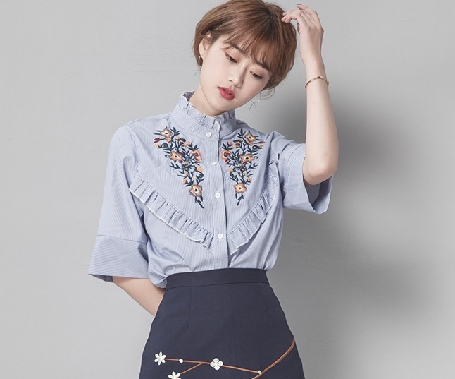 花刺繍フリルブラウス（半袖）　0640